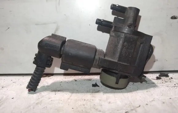 Valve vacuum