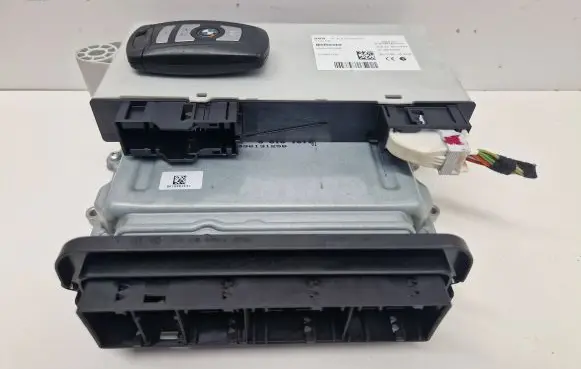 BMW 5 F10 F11 Engine ECU kit and lock set 8513161 030131256 0281017627