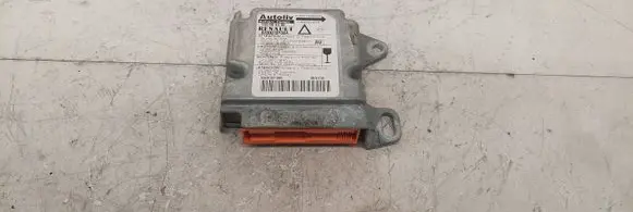 Renault Laguna I Airbag control unit/module 8200018830A 550804400