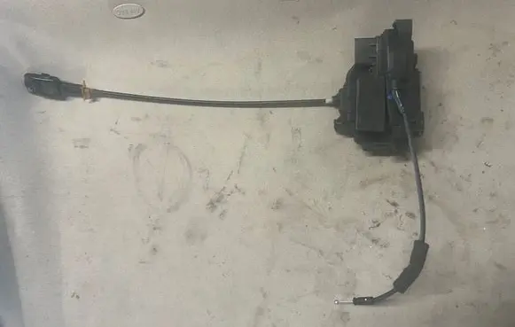 Renault Modus Rear door lock