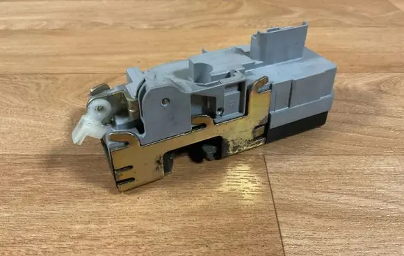 Citroen C5 Front door lock 