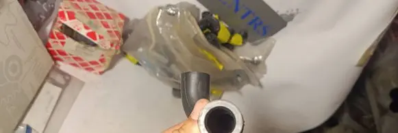 Mercedes-Benz E W124 Breather/breather pipe/hose A1030941382
