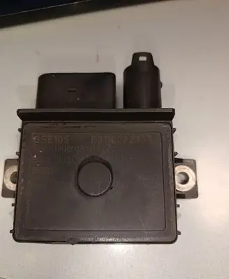 BMW 5 E60 E61 Glow plug pre-heat relay E2110022367 522120703