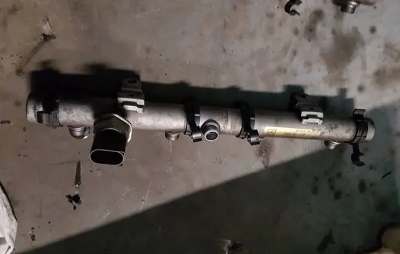 Audi A8 S8 D3 4E Fuel main line pipe 057130089G