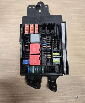Mercedes-Benz E W214 Fuse box set A2239061502 P00227186 A223906S033