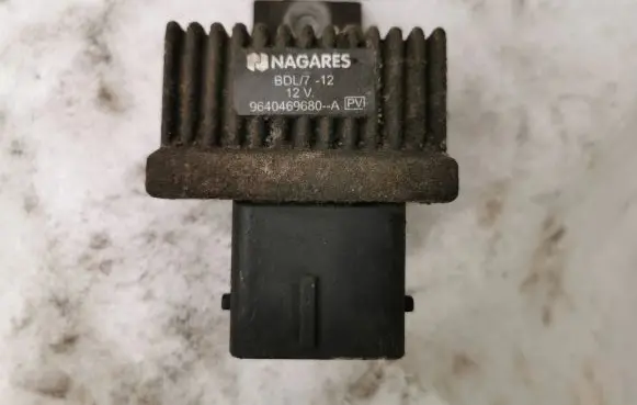 Renault Laguna III Glow plug pre-heat relay 9640469680 BDL712