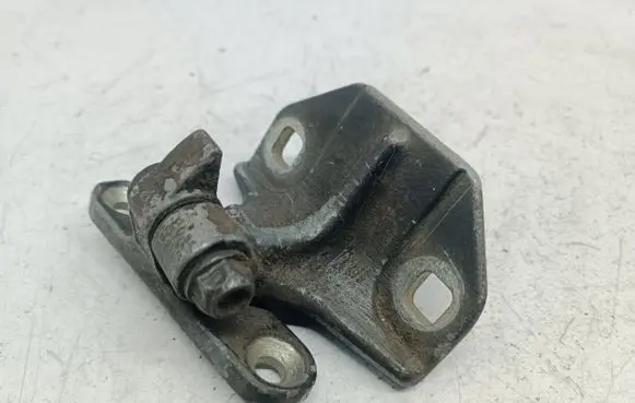 Mercedes-Benz A W168 Front door lower hinge 