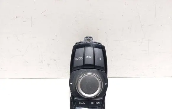 BMW 3 F30 F35 F31 Head unit multimedia control 033623202 140426R02 9381678
