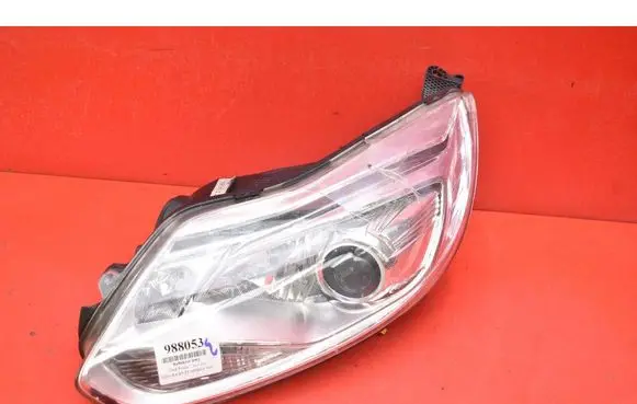 Ford Focus Headlight/headlamp BM51-13D155-AJ