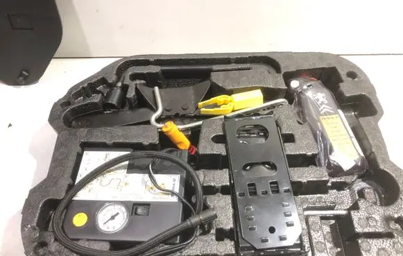 Citroen C4 I Picasso Tool set 