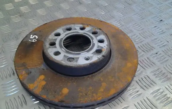 Volkswagen Golf V Front brake disc