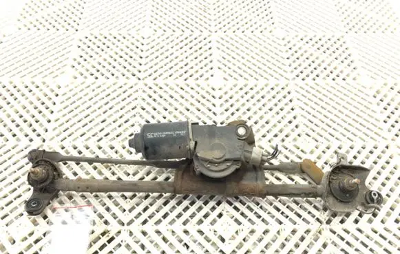 Mitsubishi Outlander Front wiper linkage and motor 159200-6630