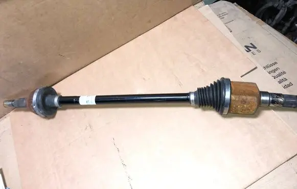 Tesla Model Y Rear driveshaft 10476304 P118816500A