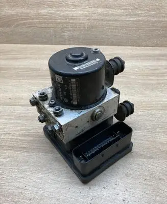 Volkswagen Golf V ABS Pump 1K0907379AC