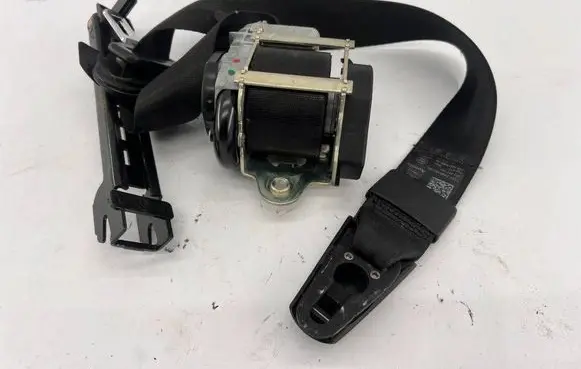 Skoda Superb B6 (3T) Front seatbelt 3T2857702 1000072 609846800