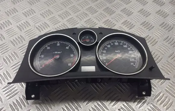 Opel Zafira B Tachometer 13251615