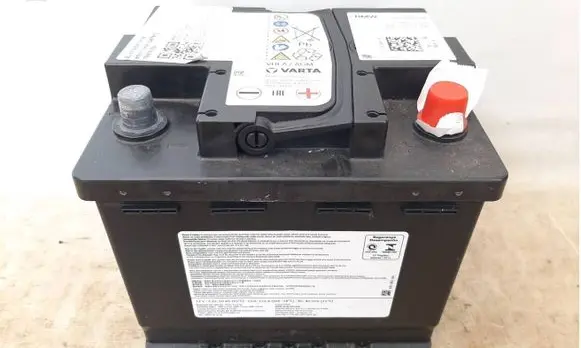 BMW 5 G30 G31 G38 Car battery 9878488