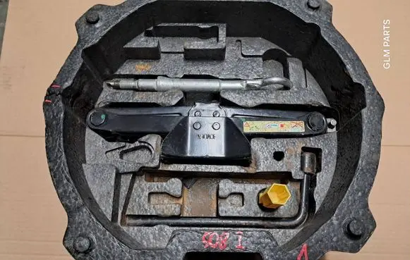 Peugeot 508 Tool set 9681838080