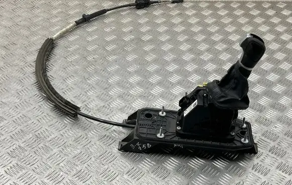 Volkswagen PASSAT B7 Gear shifter/selector 5J1713025CD 5K1713025CD 10007653700