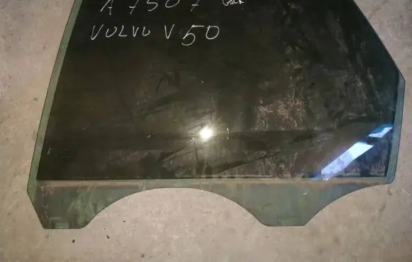 Volvo V50 Rear door window glass