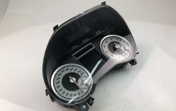 Mercedes-Benz A W176 Speedometer (instrument cluster) A1769008901