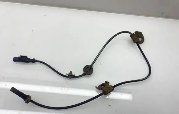 Subaru Legacy ABS brake wheel speed sensor 27540AG01