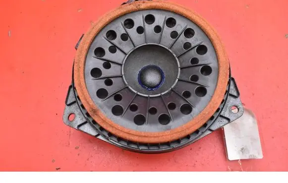 Toyota Prius+ (ZVW40) Subwoofer speaker 861600WV60