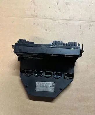 Mercedes-Benz E A207 SAM control unit A2129004911