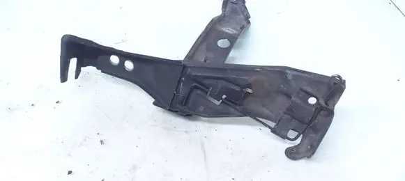 Radiator mount bracket