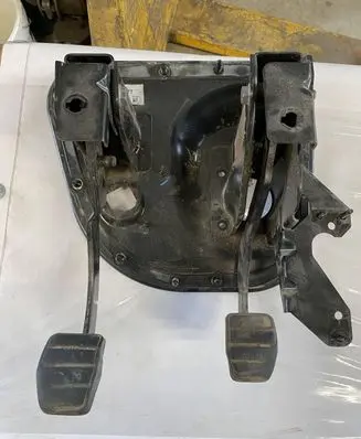 Renault Master II Brake pedal 8200021477