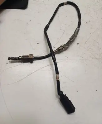 Volkswagen Transporter - Caravelle T5 Exhaust gas temperature sensor 070906088AE