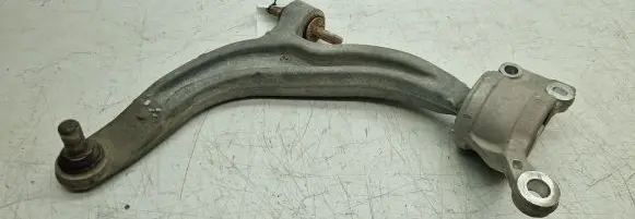 Chrysler Pacifica Front lower control arm/wishbone 68229021AG 68229021