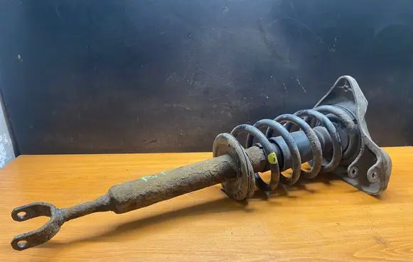 Volkswagen PASSAT B5.5 Front shock absorber/damper 8D0412103H