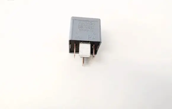 Ford C-MAX I Other relay 5m5t14b192ea v23136-j4-x62