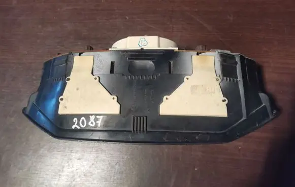 Mercedes-Benz E W124 Speedometer (instrument cluster) 87001180