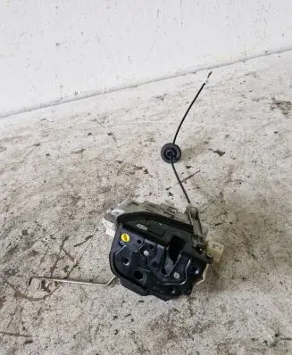 Audi A4 S4 B7 8E 8H Front door lock
