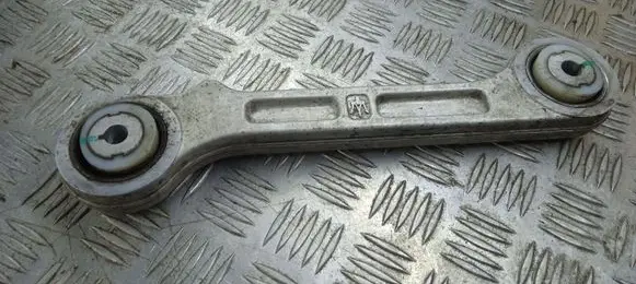 Maserati Levante Rear control arm 067003201