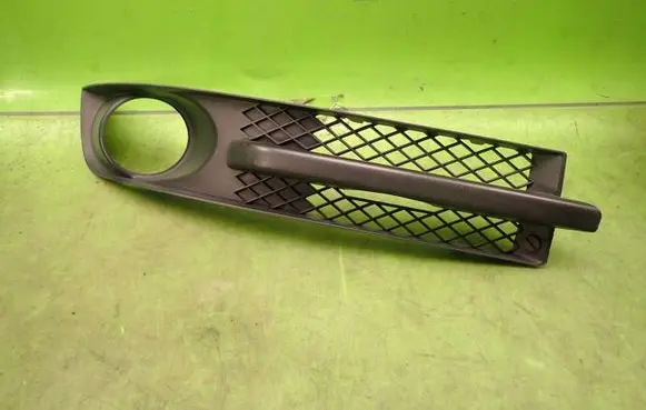 Volkswagen Sharan Front bumper lower grill 7M3853684C