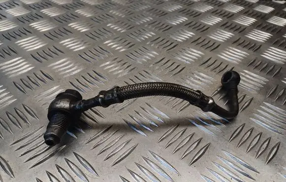 Volvo S40 Turbo turbocharger oiling pipe/hose 8653781