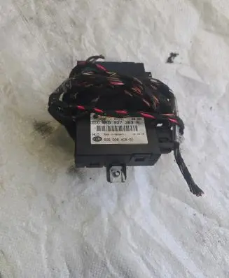 Volkswagen Touran I Tow bar trailer control unit/module 8E0907383A S0002 5DS00840801