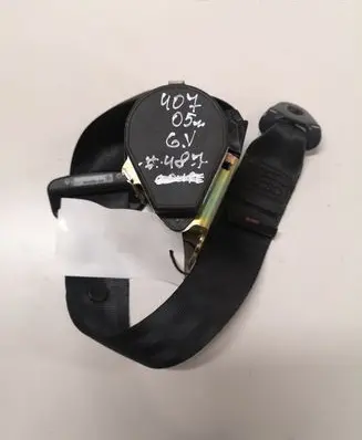 Middle seatbelt (rear)