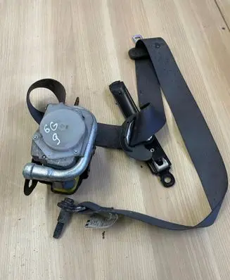 Toyota Land Cruiser (J120) Front seatbelt 0432027