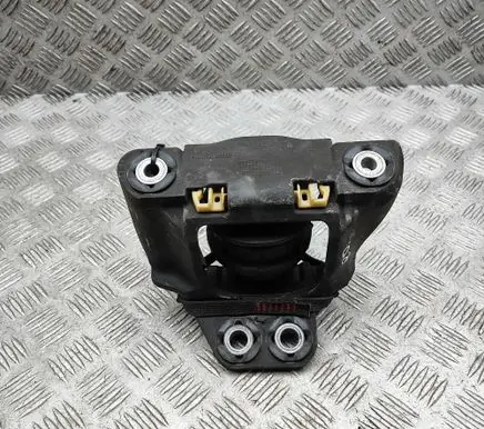 Volvo XC90 Engine mount bracket 31330588