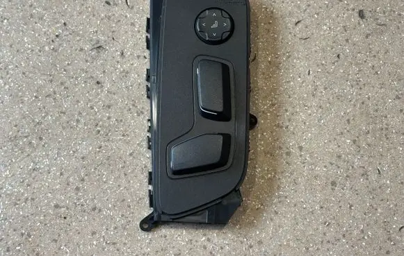 BMW 5 G60 G61 Seat control switch 5A6E122