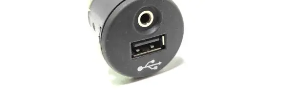 Nissan Qashqai+2 USB socket connector 28023