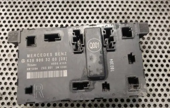 Mercedes-Benz Vito Viano W639 Other control units/modules 6399003200 00006169