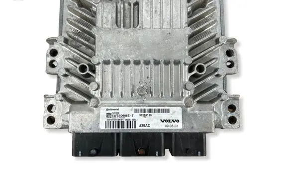Volvo V70 Engine control unit/module 5WS40608ET J38AC 31269189