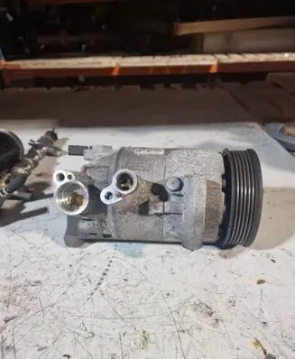 Volkswagen PASSAT B7 Air conditioning (A/C) compressor (pump) 5K0820803A