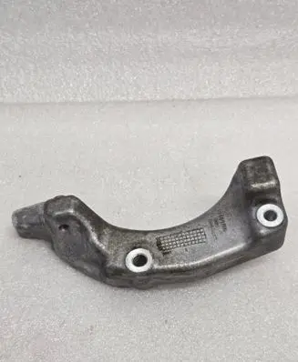 Volvo XC90 A/C compressor mount bracket 31401869