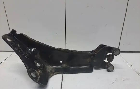 Citroen Berlingo Sliding door lower roller guide/hinge 9680486680J